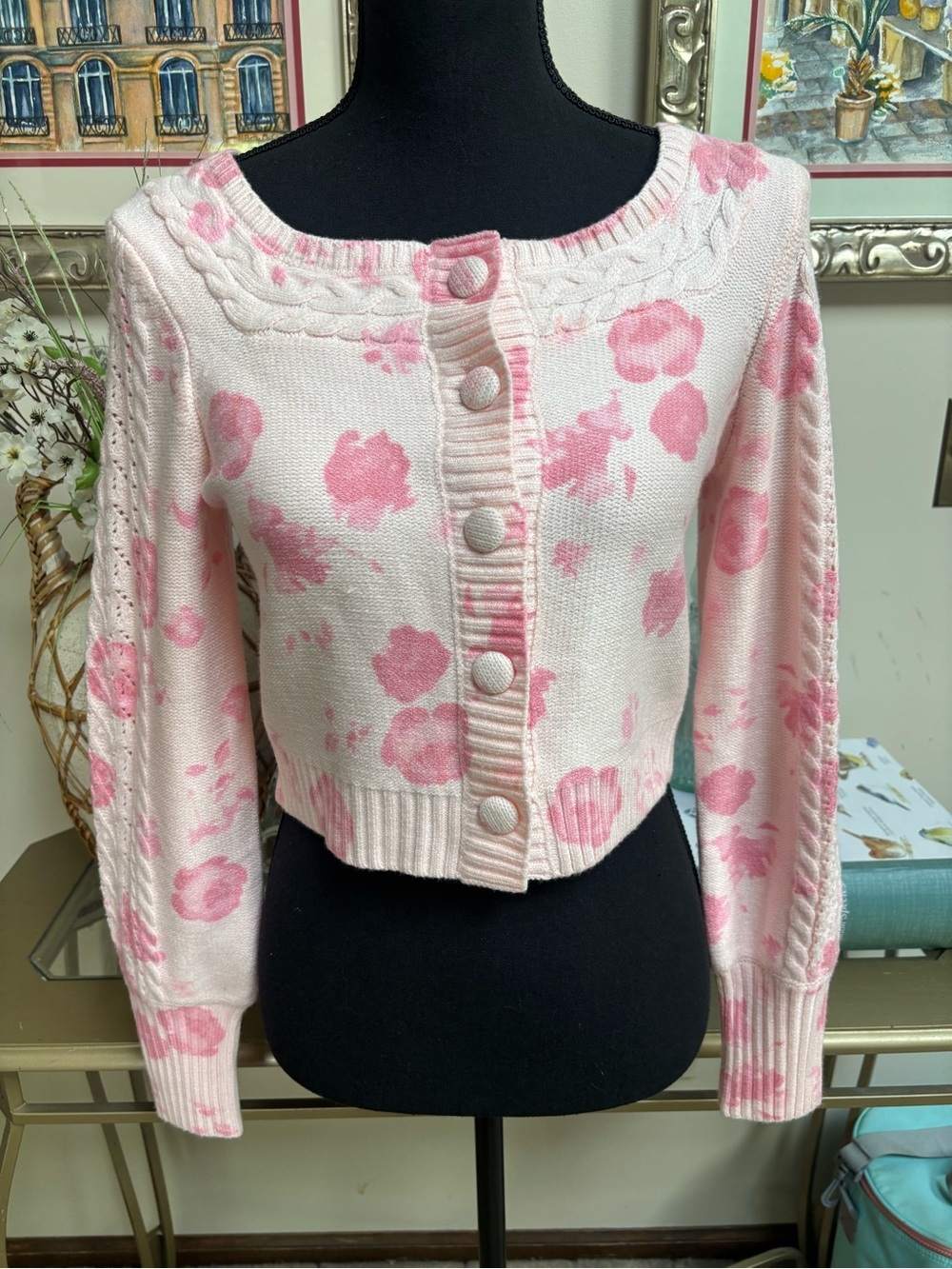 Storia Pink Floral Ribbed Knit Cropped Cardigan Sweater Button Up Size Small NWT